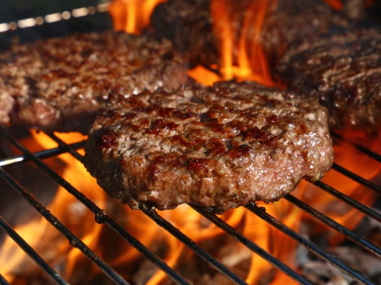 Perfectly Grilled Burgers Charcoal Grill Cooking Time Guide